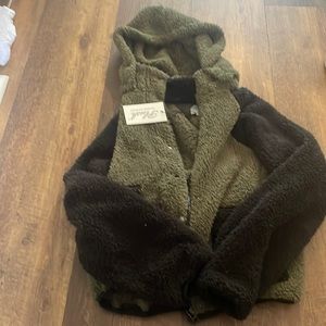 NWT fleece fuzzy detachable hood jacket